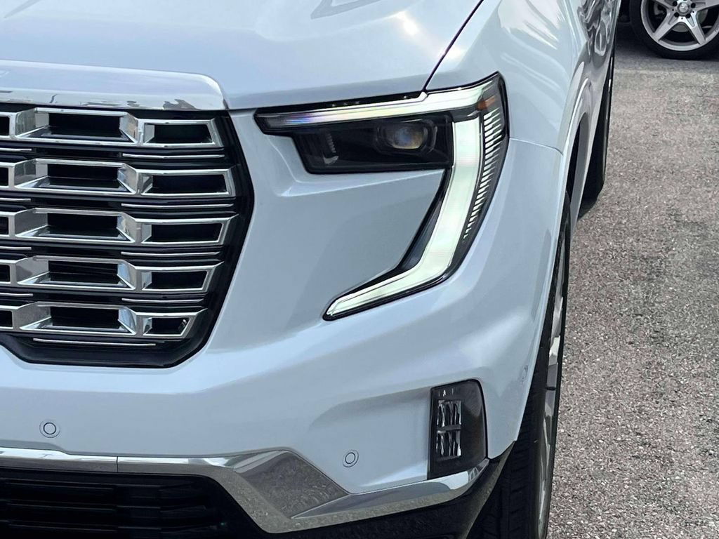 New 2026 GMC Acadia Denali w/ Super Cruise Package FWD image 9