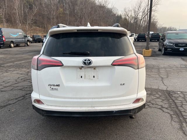 Used 2018 Toyota RAV4 LE image 5