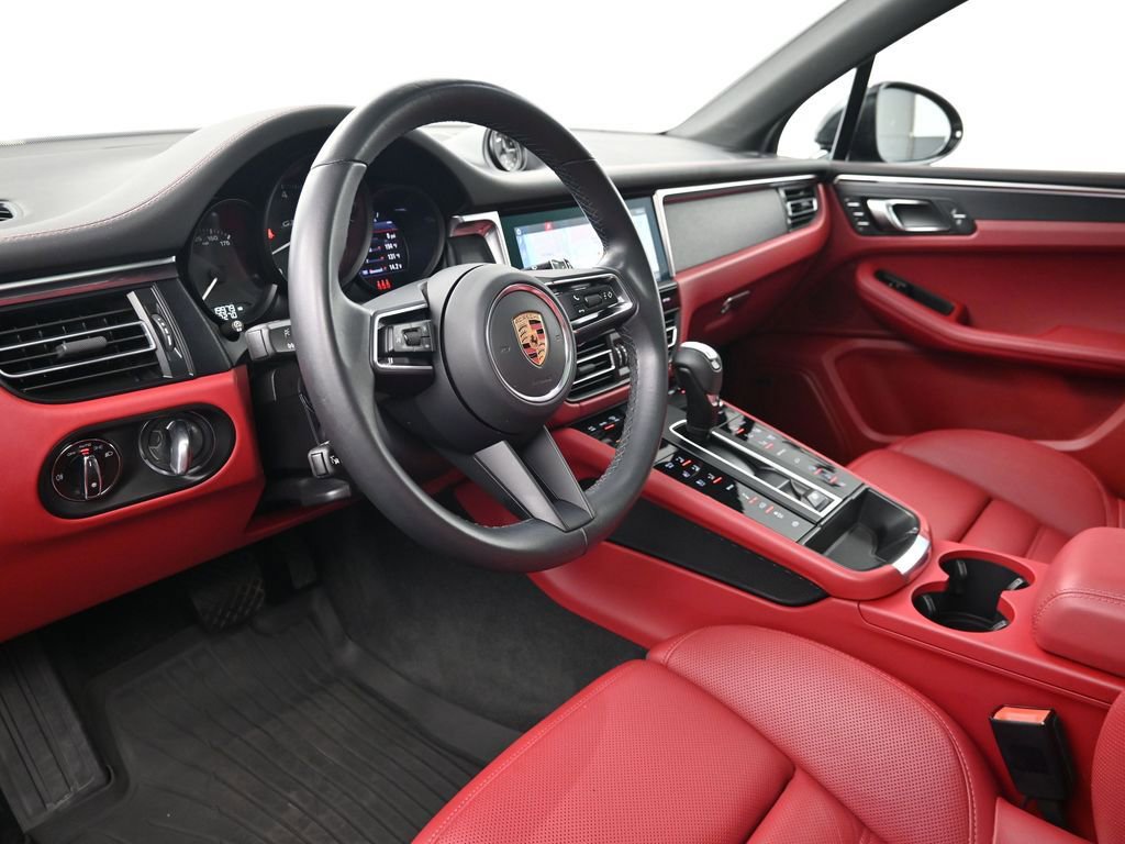 Certified 2023 Porsche Macan GTS image 4