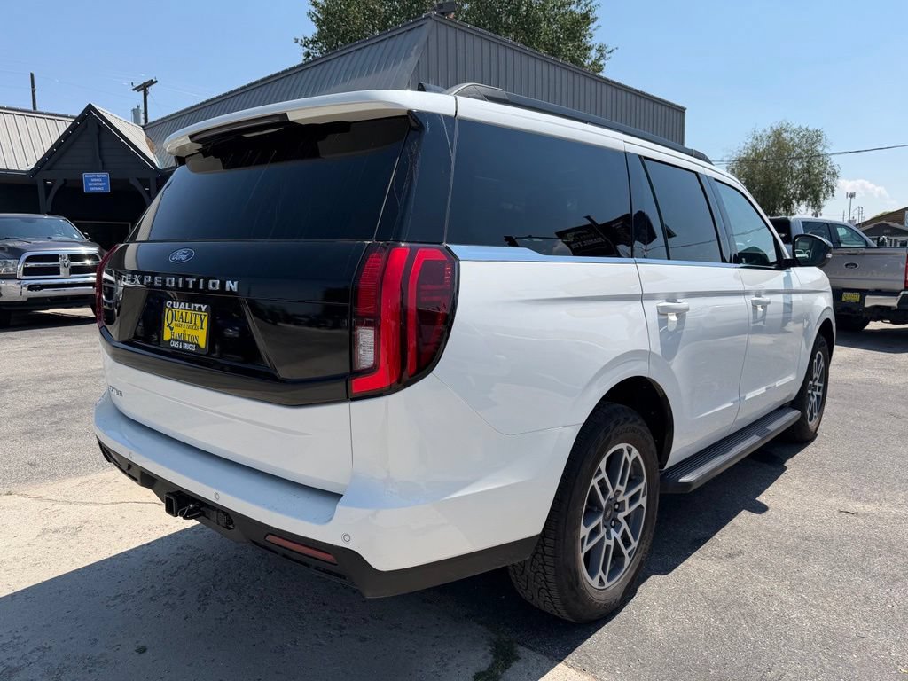 Used 2026 Ford Expedition Active AWD/4WD image 4