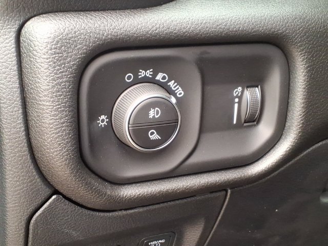 New 2026 RAM 1500 Express AWD/4WD image 19