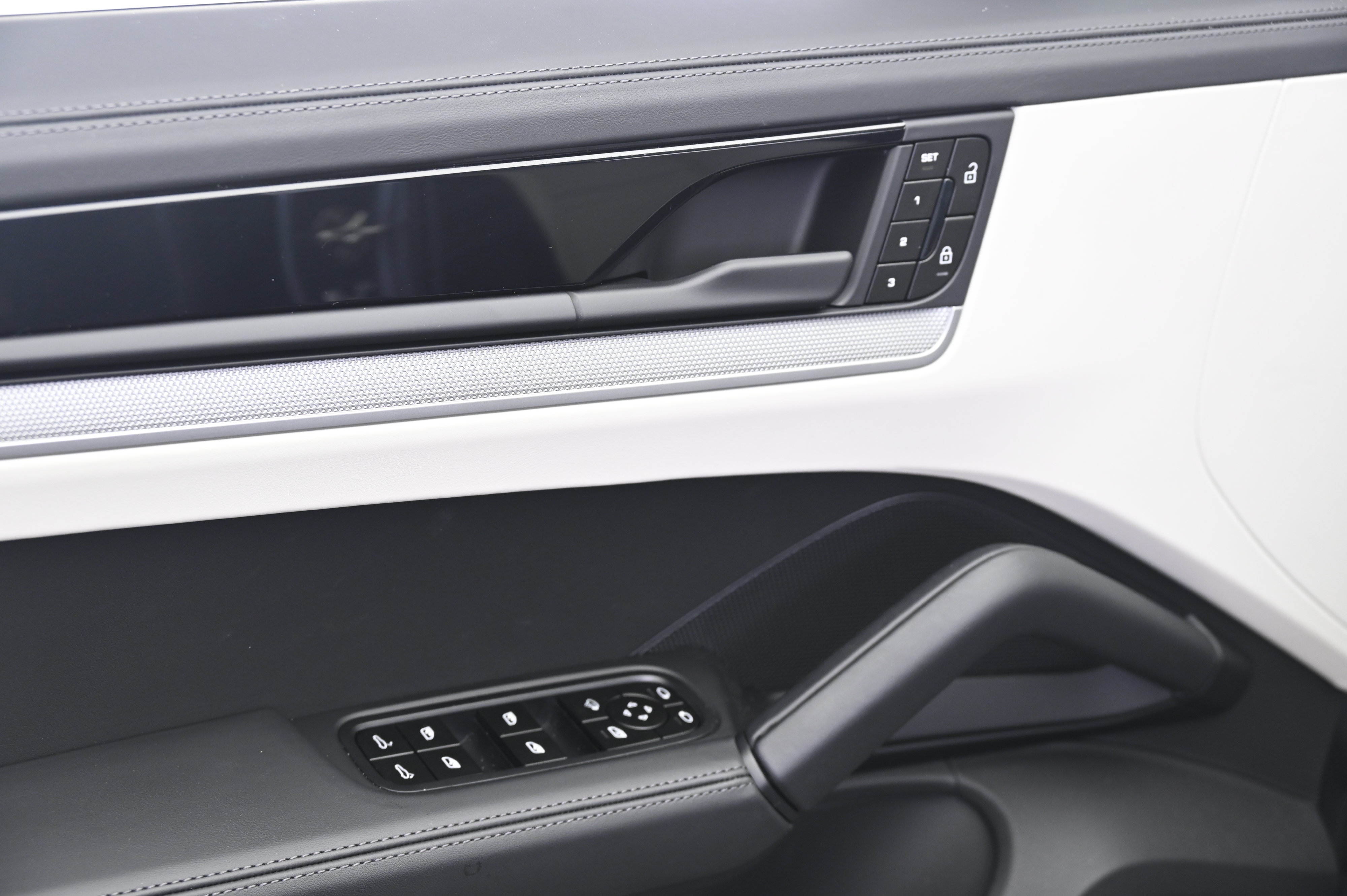 Certified 2026 Porsche Cayenne S AWD/4WD image 27