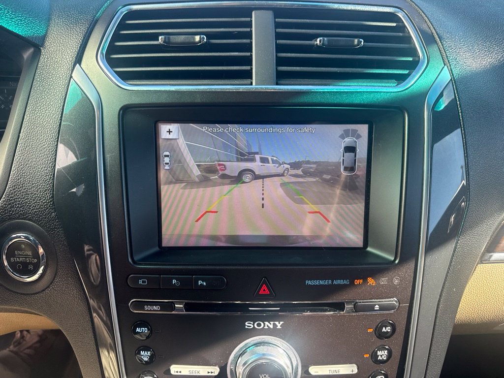 Used 2017 Ford Explorer Limited w/ Equipment Group 301A FWD image 29