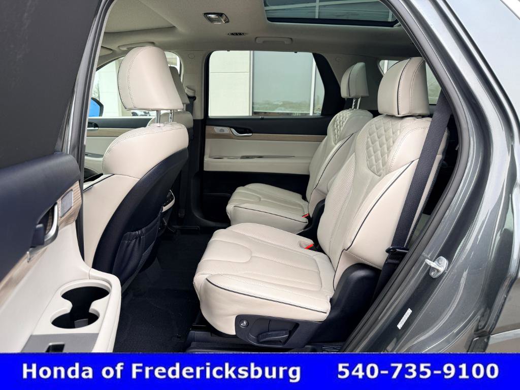 Used 2022 Hyundai Palisade Limited w/ Winter Package image 31