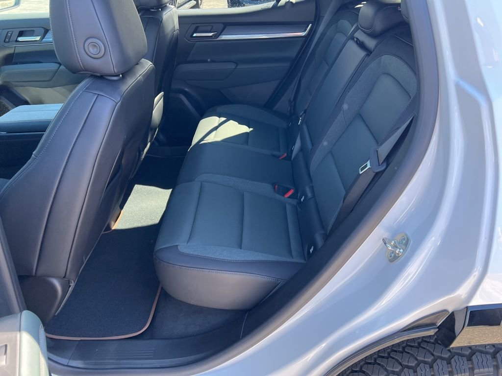 Used 2026 GMC Terrain AT4 w/ Technology Package II image 4