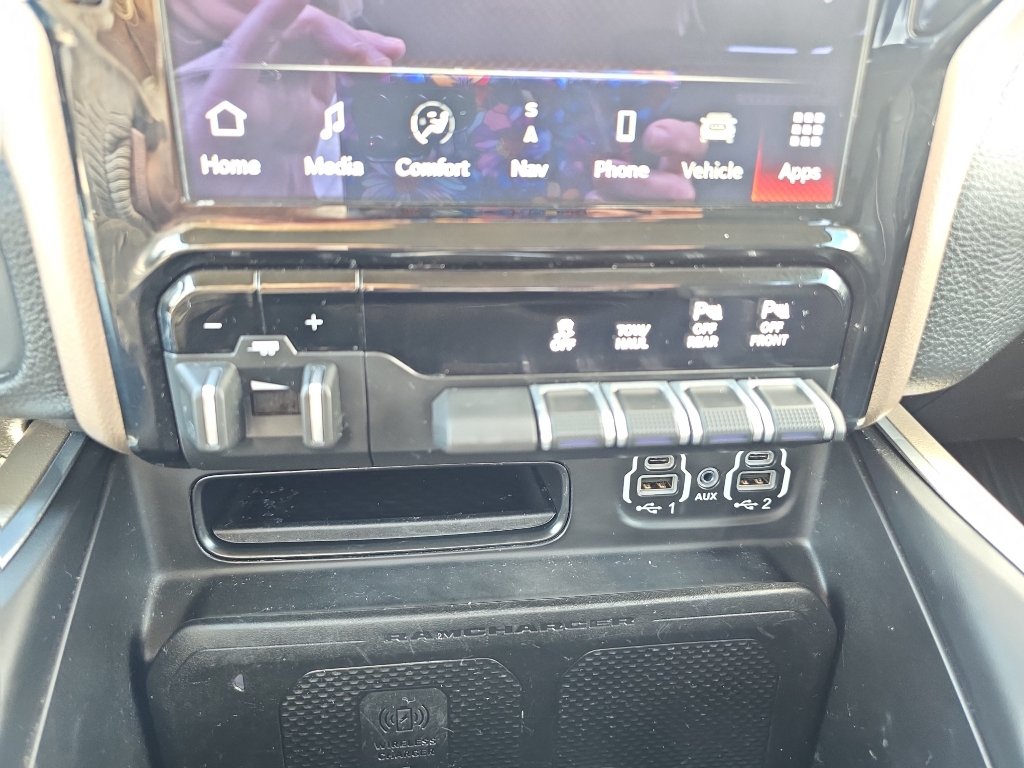 Used 2022 RAM 1500 Laramie AWD/4WD image 35