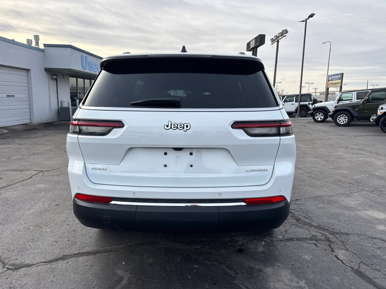 Used 2024 Jeep Grand Cherokee L Laredo AWD/4WD image 4