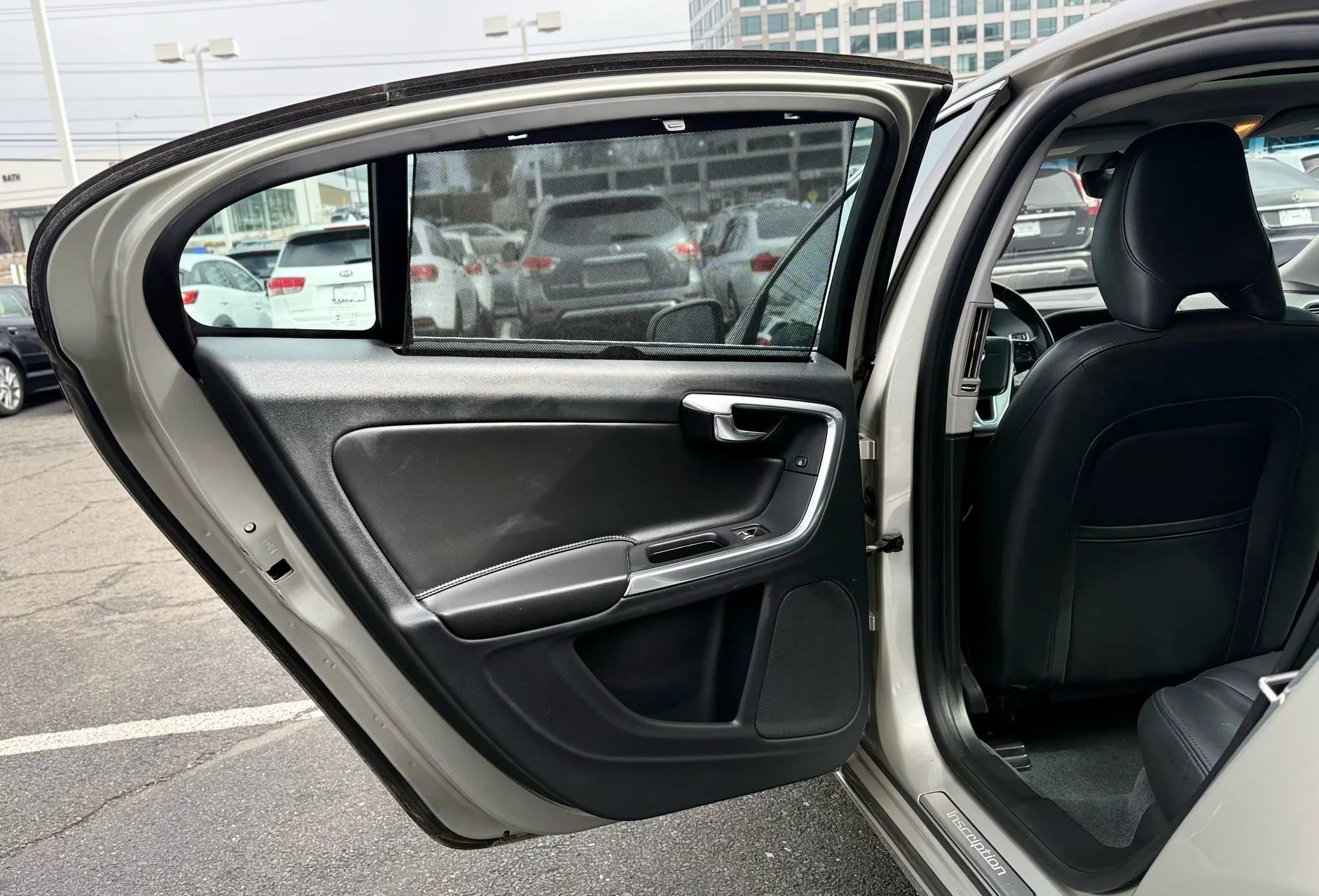 Used 2017 Volvo S60 T5 Inscription w/ Climate Package image 28