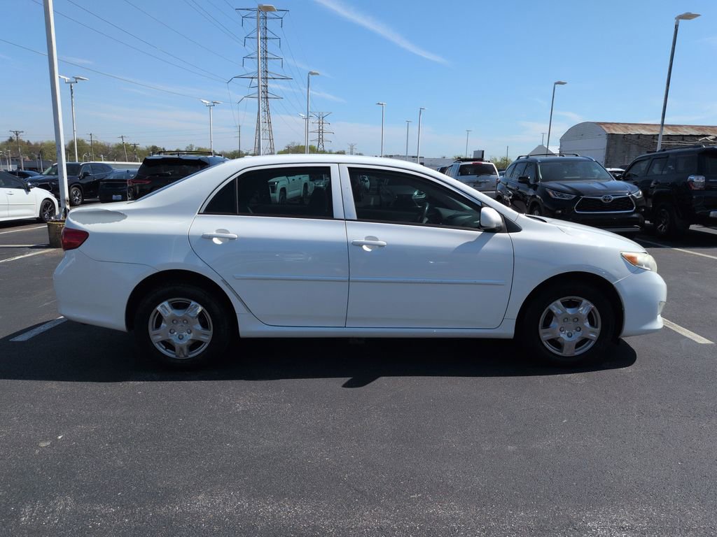 Used 2010 Toyota Corolla LE FWD image 7