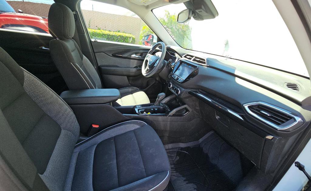 Used 2023 Chevrolet TrailBlazer LT w/ Convenience Package image 17