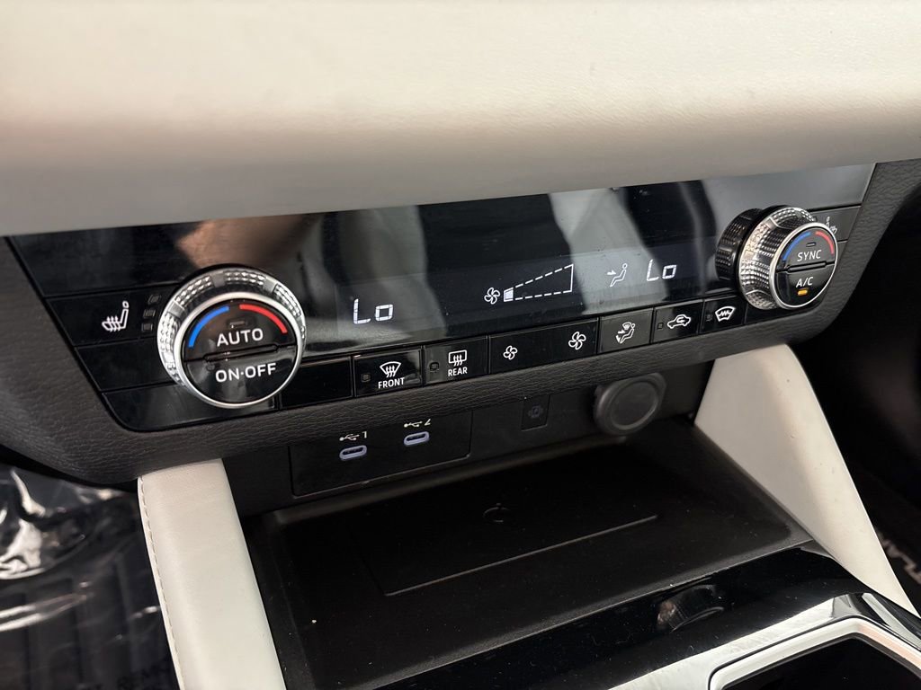 Used 2025 Mitsubishi Outlander SE AWD/4WD image 35