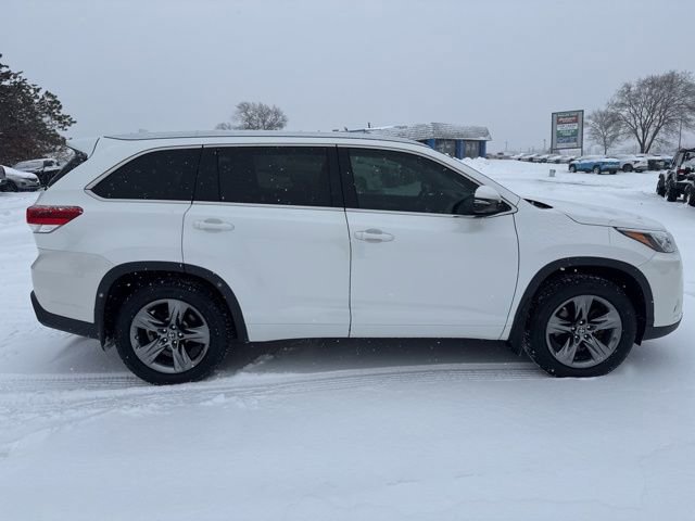 Used 2017 Toyota Highlander Limited AWD/4WD image 4