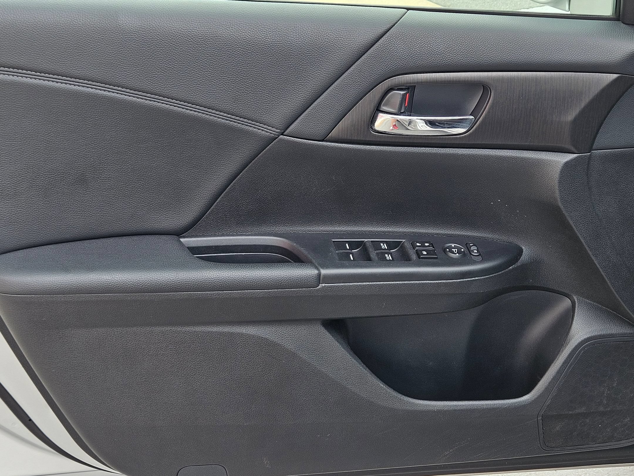 Used 2013 Honda Accord EX image 18