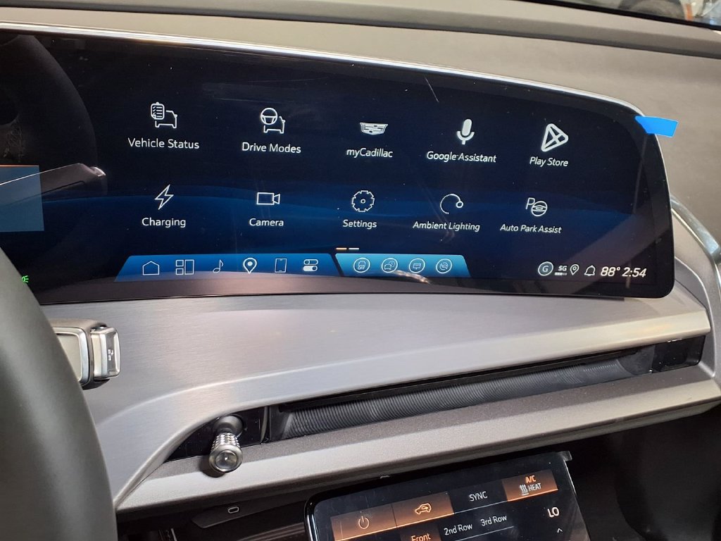 New 2027 Cadillac Vistiq Luxury AWD/4WD image 16