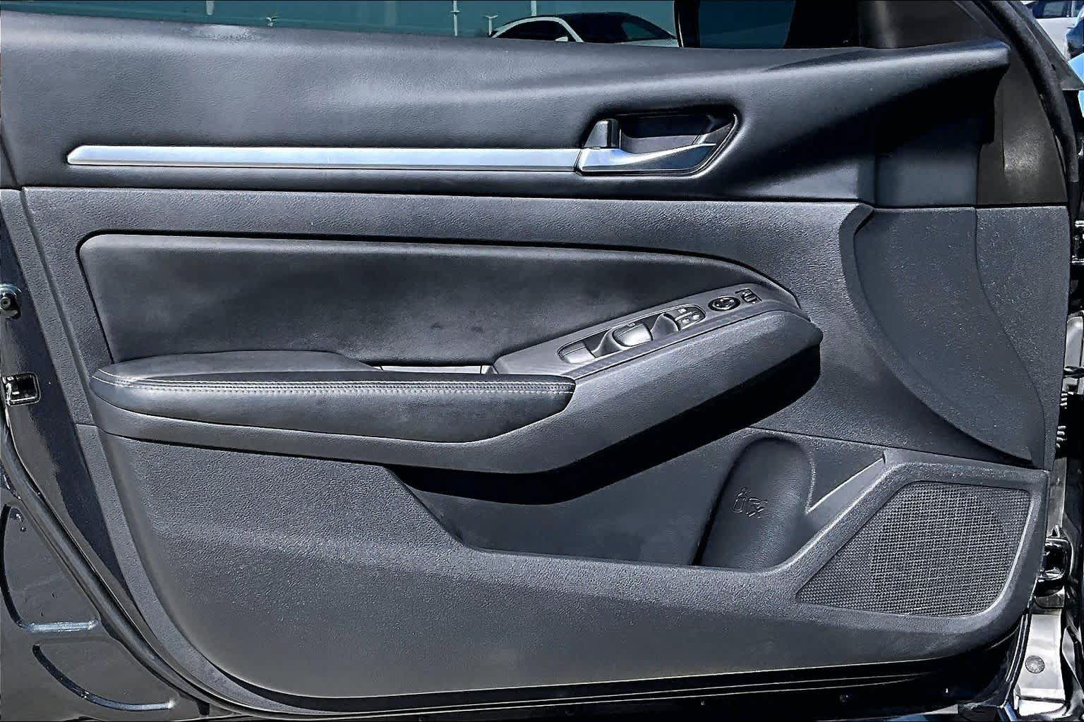 Certified 2022 Nissan Altima 2.5 SV FWD image 17