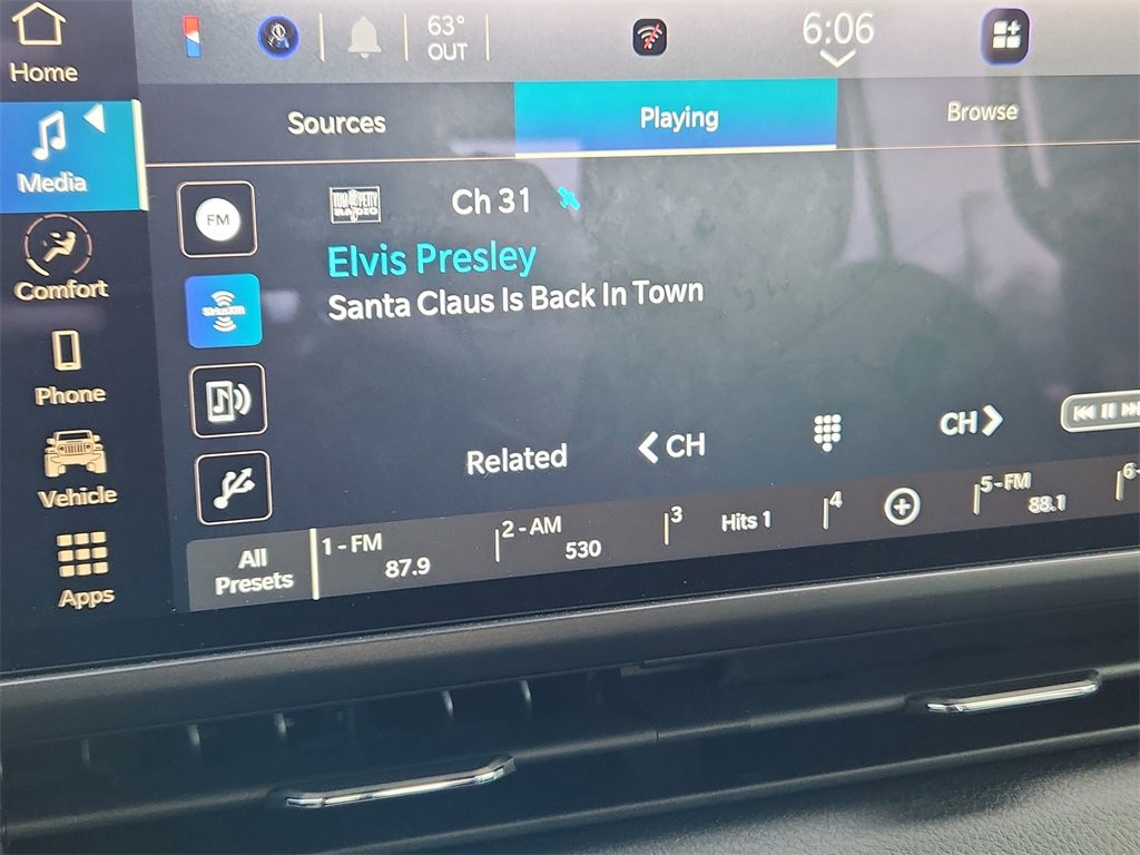 New 2024 Jeep Gladiator Sport image 13