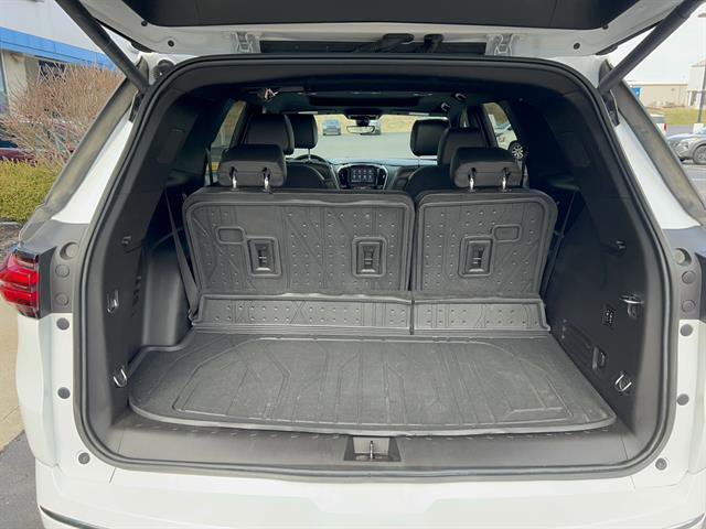 Used 2023 Chevrolet Traverse High Country image 8