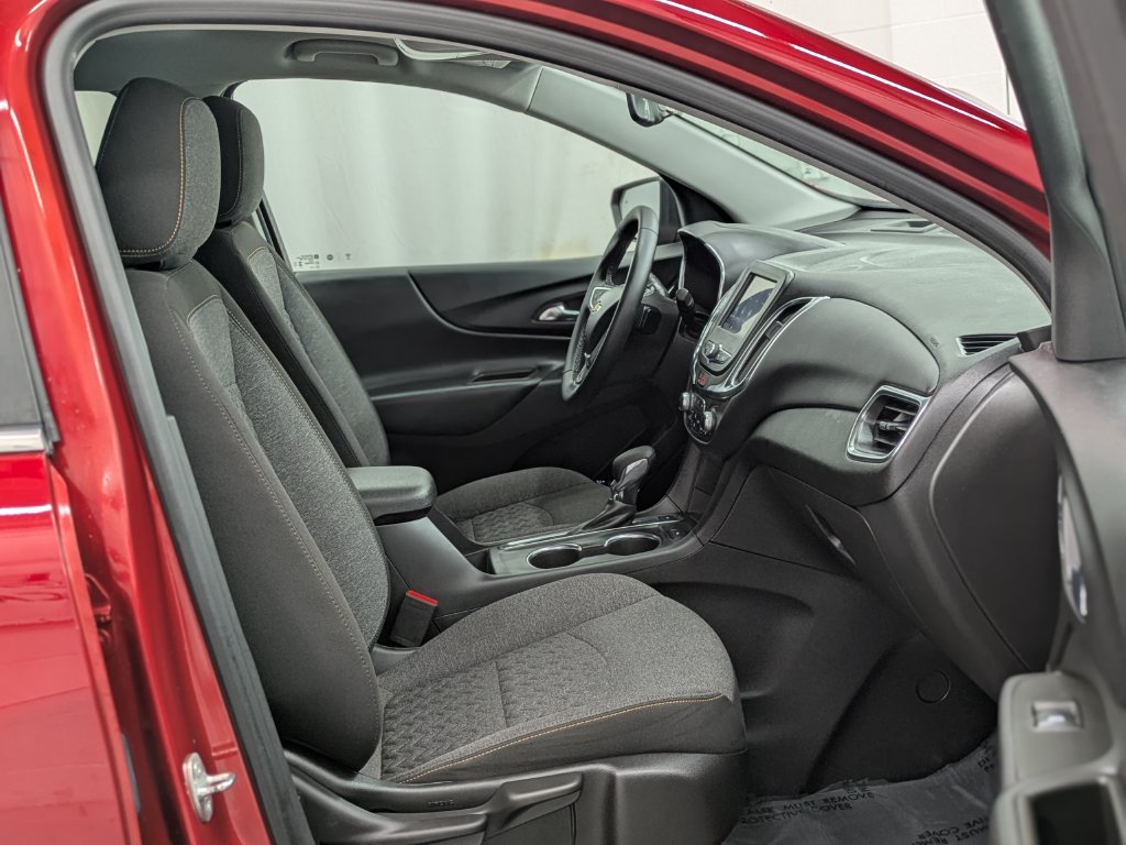 Used 2024 Chevrolet Equinox LT AWD/4WD image 19