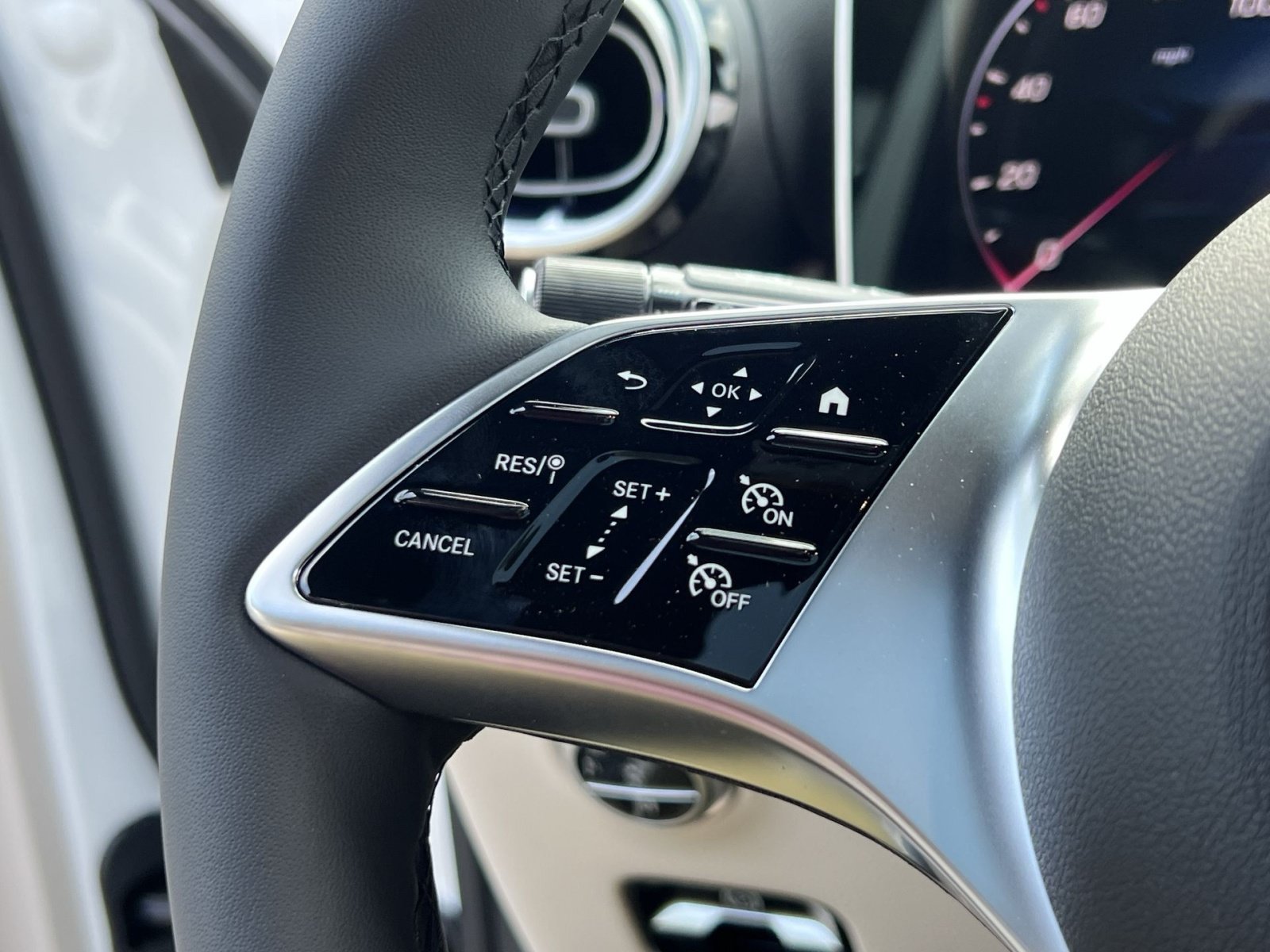 New 2026 Mercedes-Benz GLC 300 4MATIC image 36