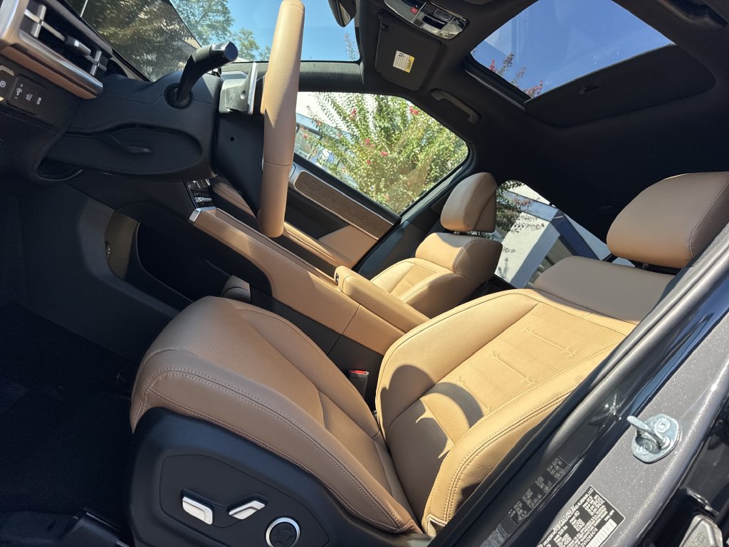 New 2027 Hyundai Santa Fe Limited FWD image 31