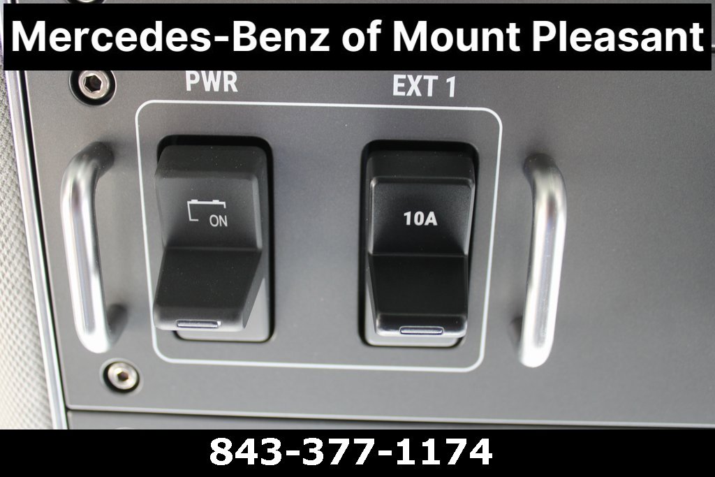 Used 2024 INEOS Grenadier Base image 58