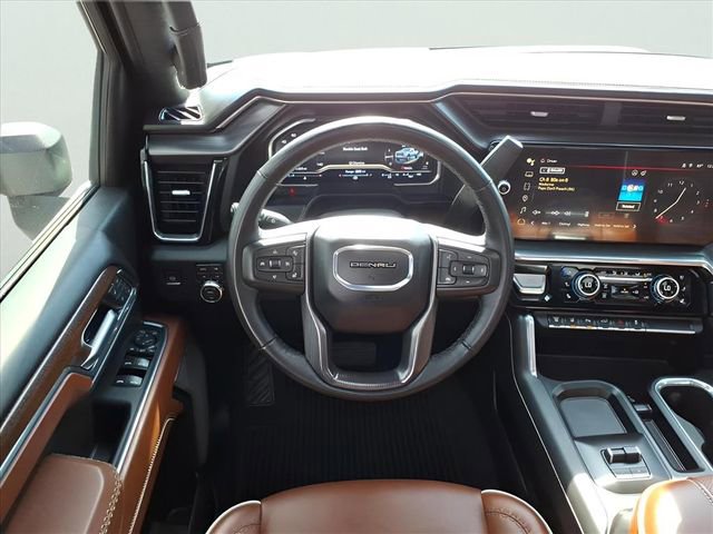 Used 2024 GMC Sierra 3500 Denali Ultimate image 14