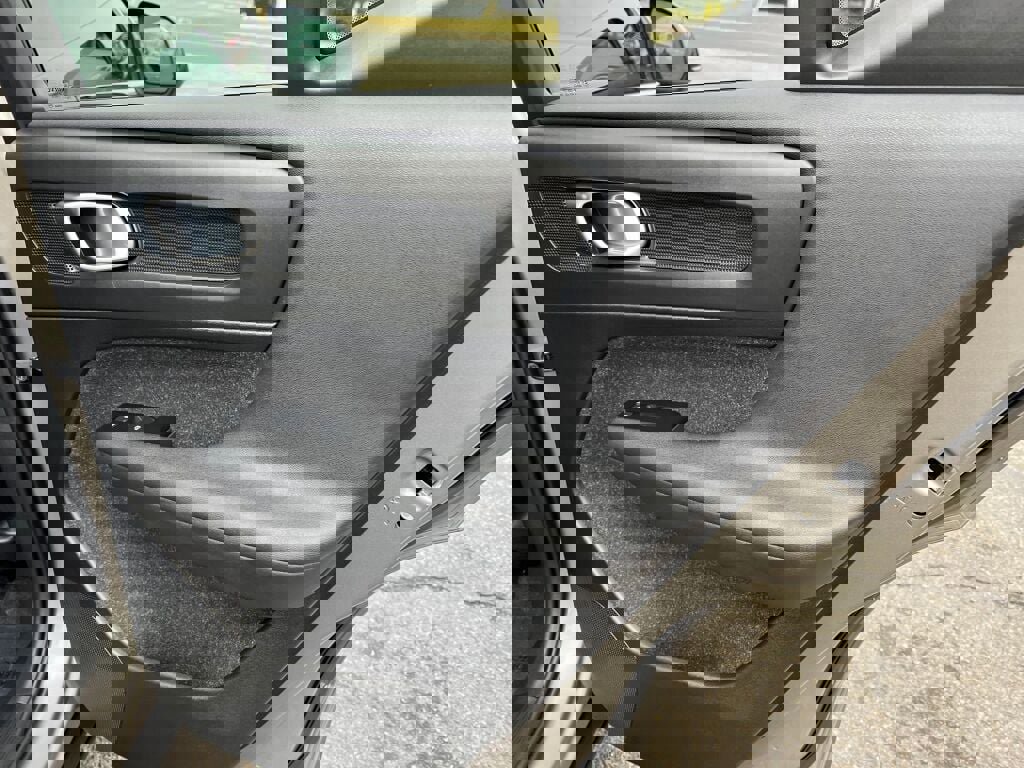 Used 2022 Volvo XC40 T5 R-Design w/ Advanced Package image 26