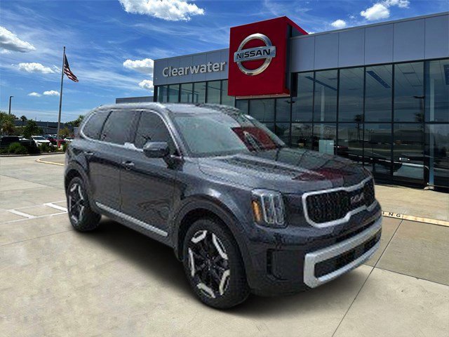 Used 2025 Kia Telluride EX w/ EX Captain's Chair Package