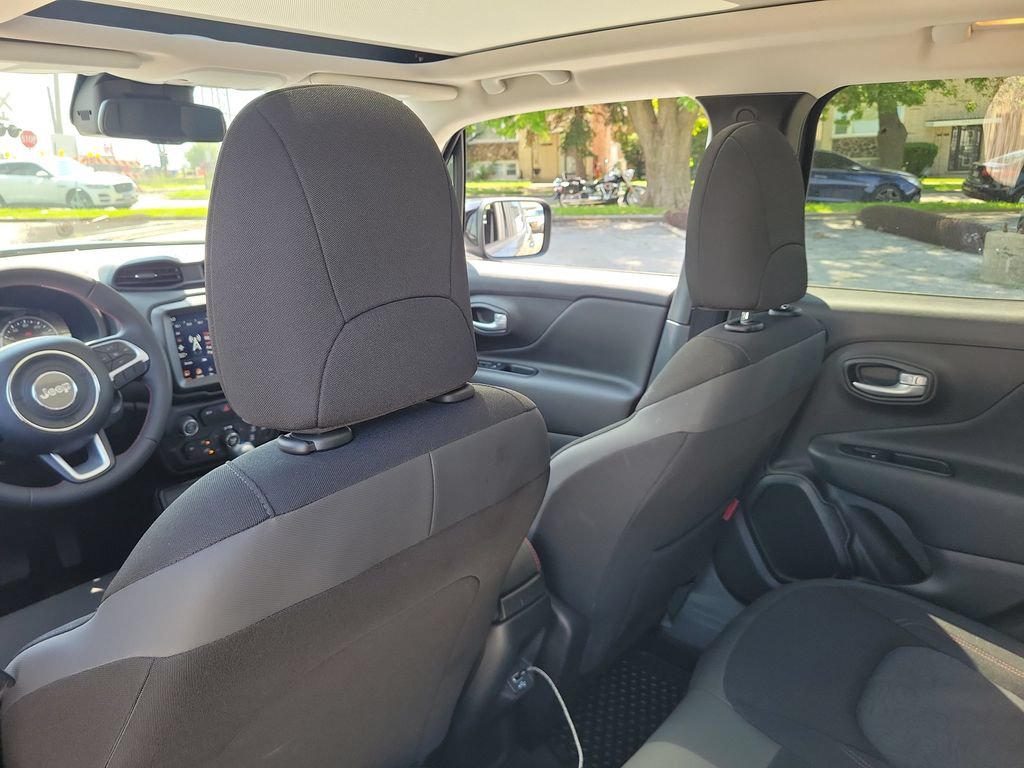 Used 2023 Jeep Renegade Trailhawk w/ Sun/Sound Group AWD/4WD image 10