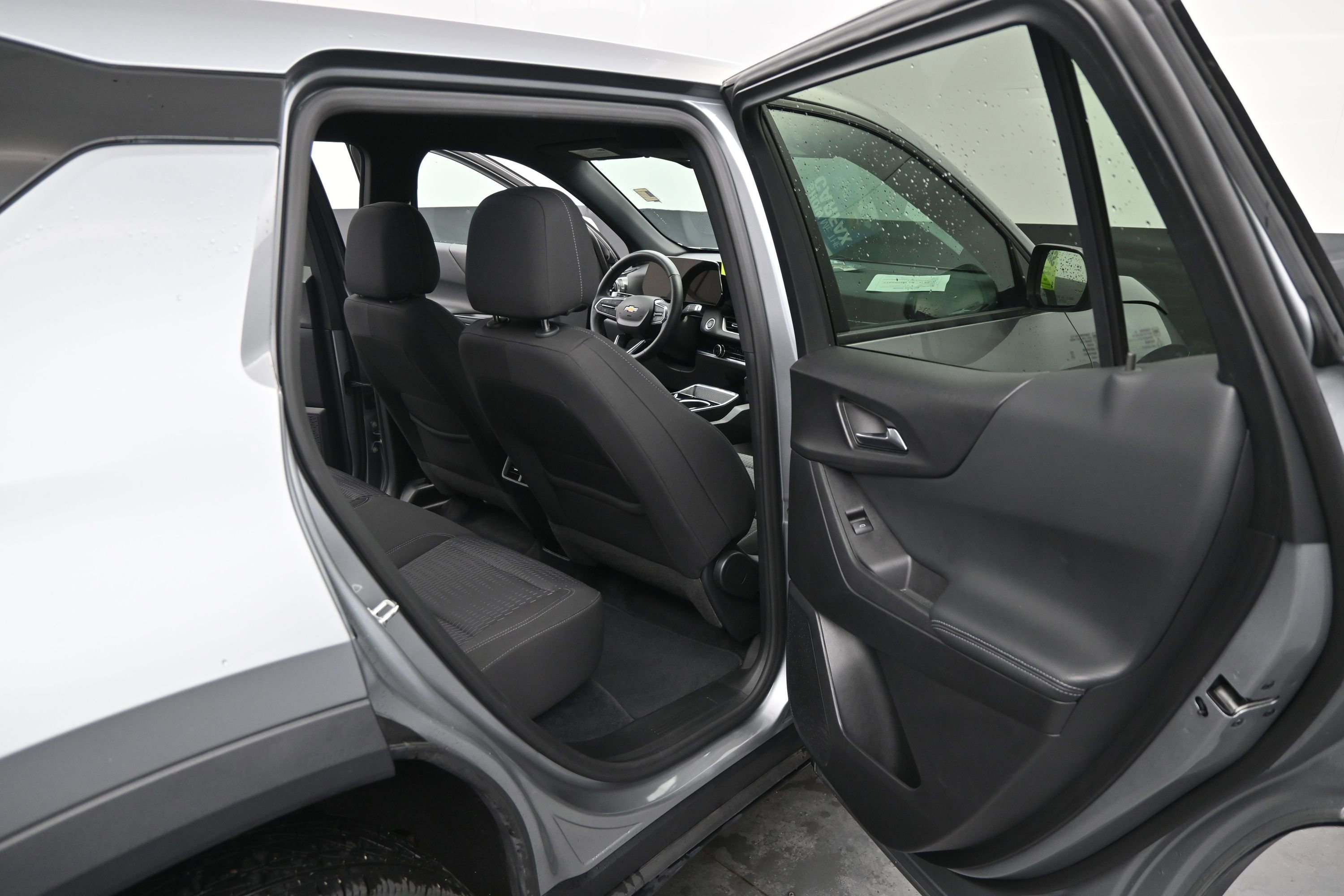 Used 2025 Chevrolet Equinox LT FWD image 20