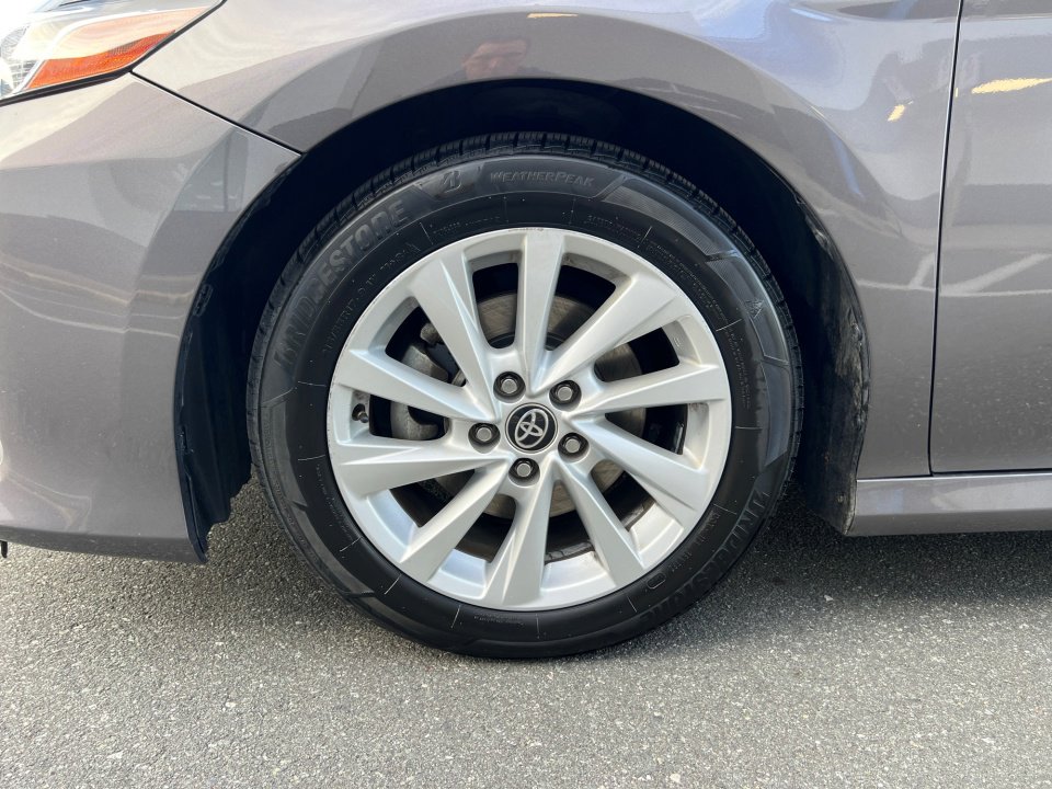 Used 2022 Toyota Camry LE image 31
