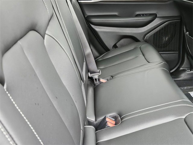 New 2025 Jeep Grand Cherokee Limited w/ Black Appearance Package image 24