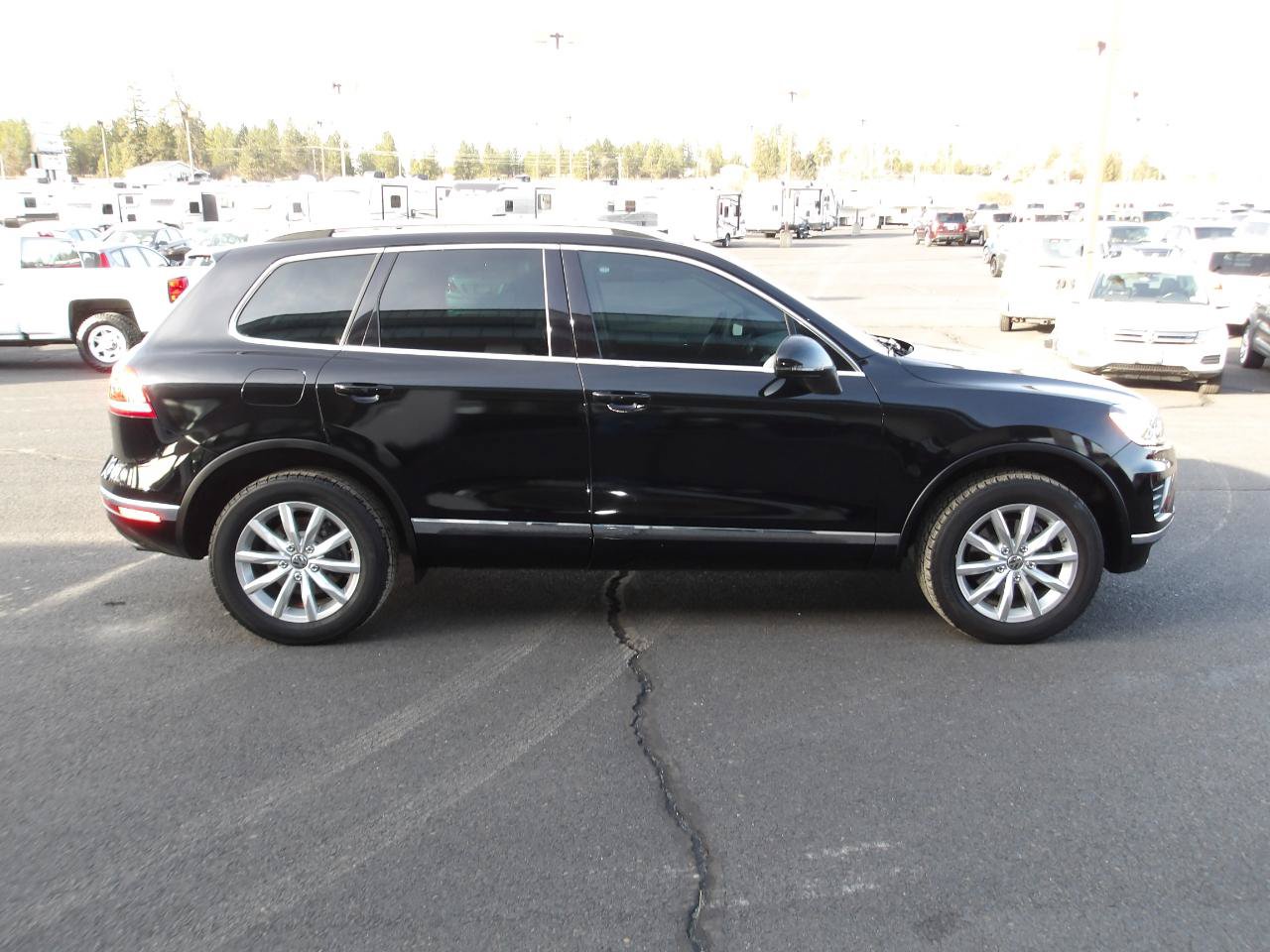 Used 2015 Volkswagen Touareg Sport AWD/4WD image 6