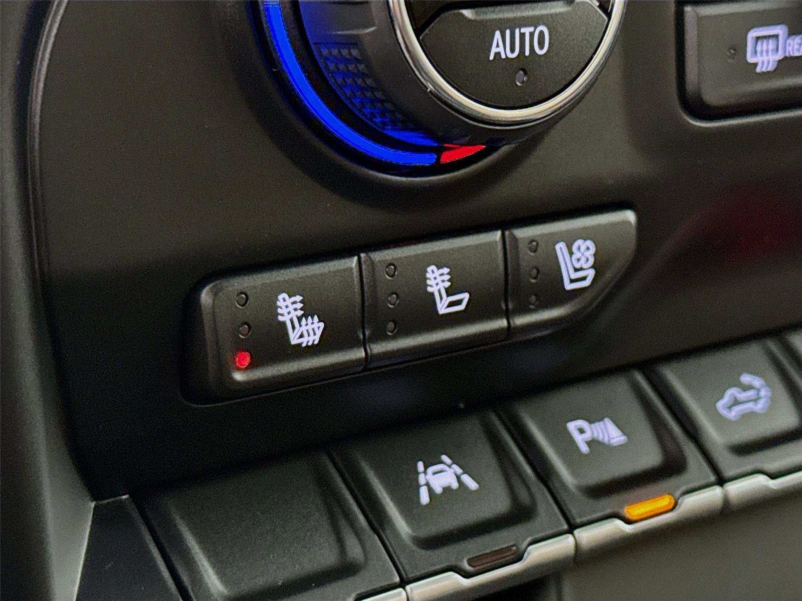 Used 2022 Chevrolet Silverado 1500 High Country w/ Technology Package image 21