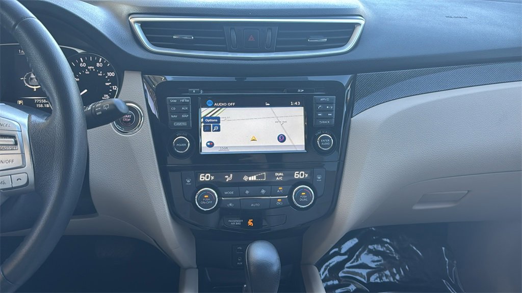 Used 2016 Nissan Rogue SL image 11