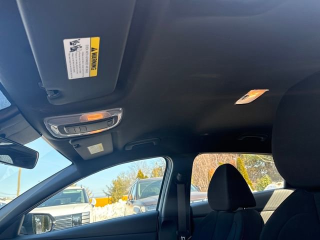 Certified 2025 Hyundai Elantra Sport image 21