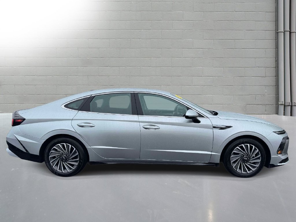 Used 2025 Hyundai Sonata SEL FWD image 5