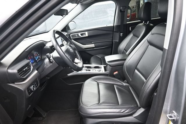 Used 2024 Ford Explorer XLT w/ Equipment Group 202A AWD/4WD image 13