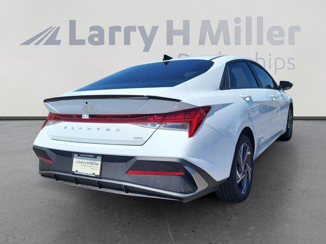 New 2025 Hyundai Elantra SEL FWD image 5