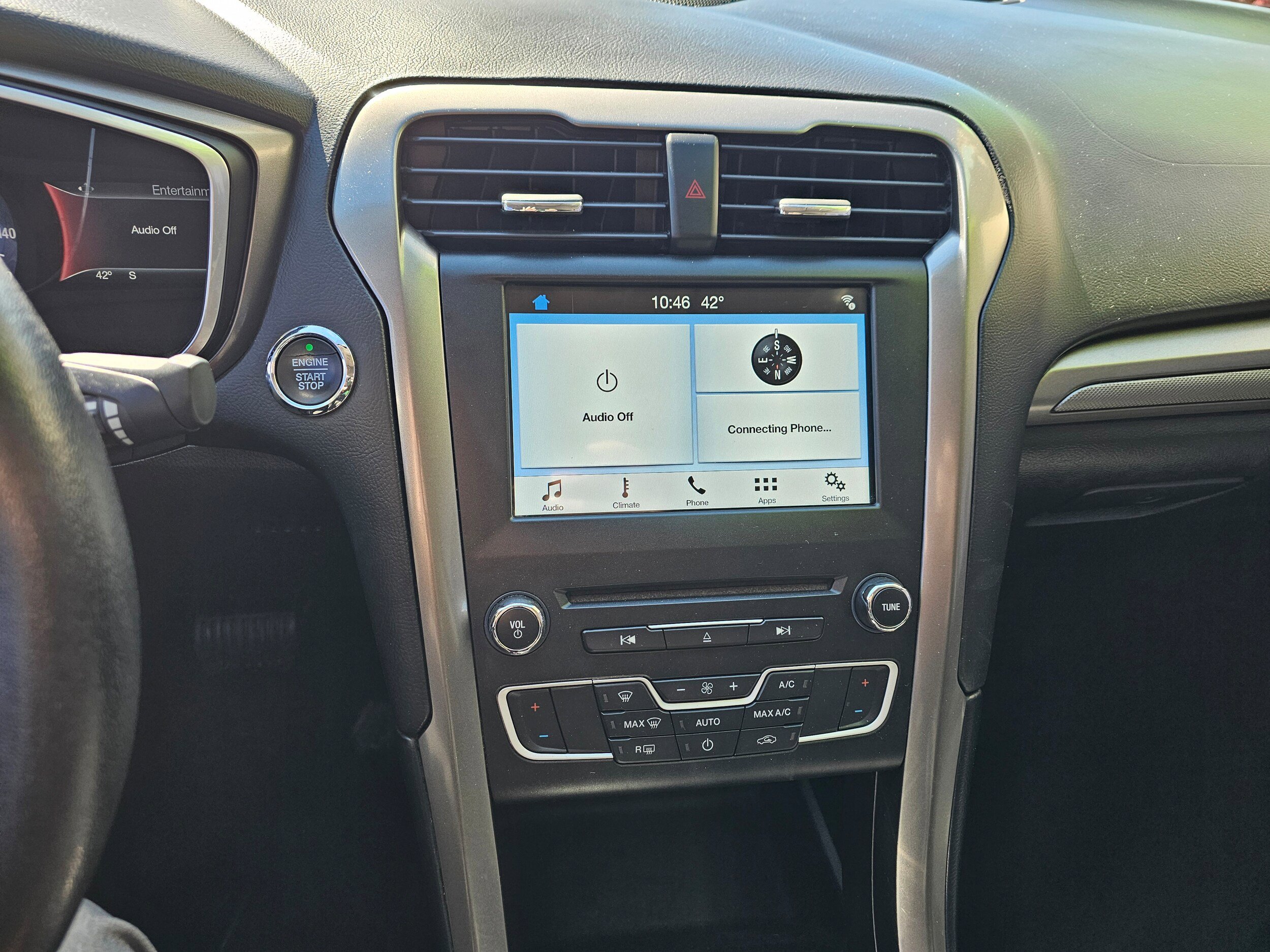 Used 2017 Ford Fusion SE w/ Fusion SE Technology Package FWD image 12