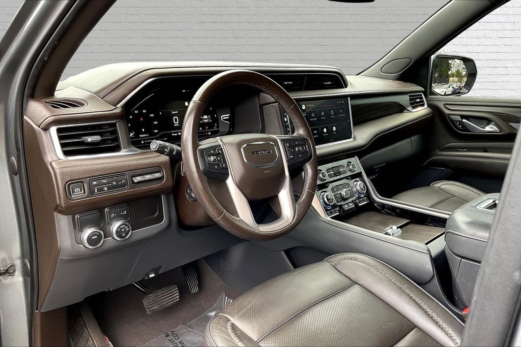 Used 2022 GMC Yukon XL Denali RWD image 14