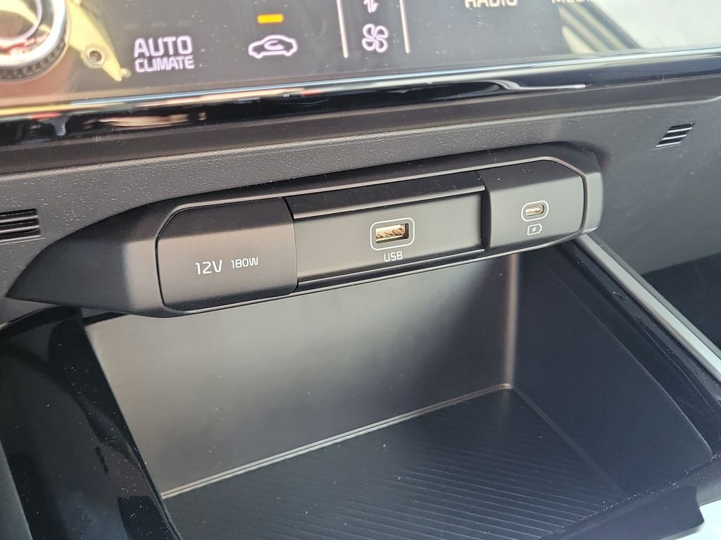 New 2026 Kia Niro LX FWD image 30