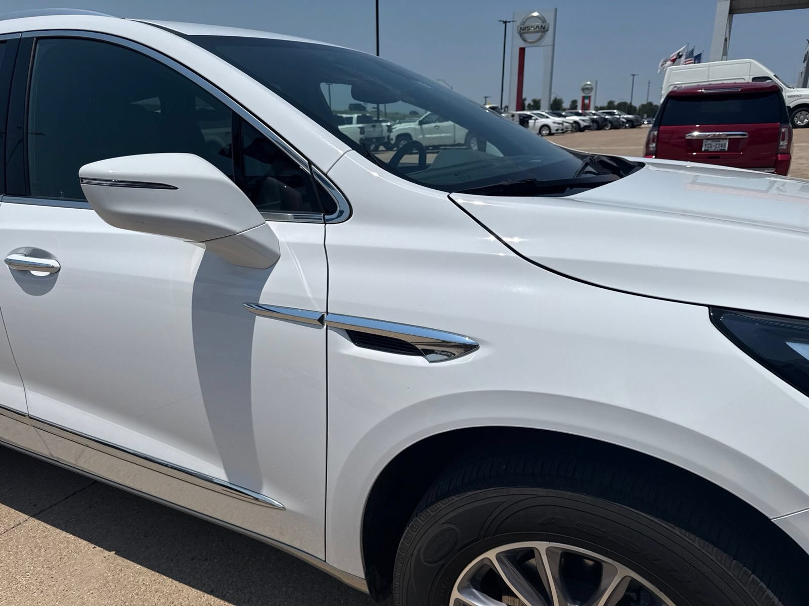 Used 2024 Buick Enclave Essence FWD image 5