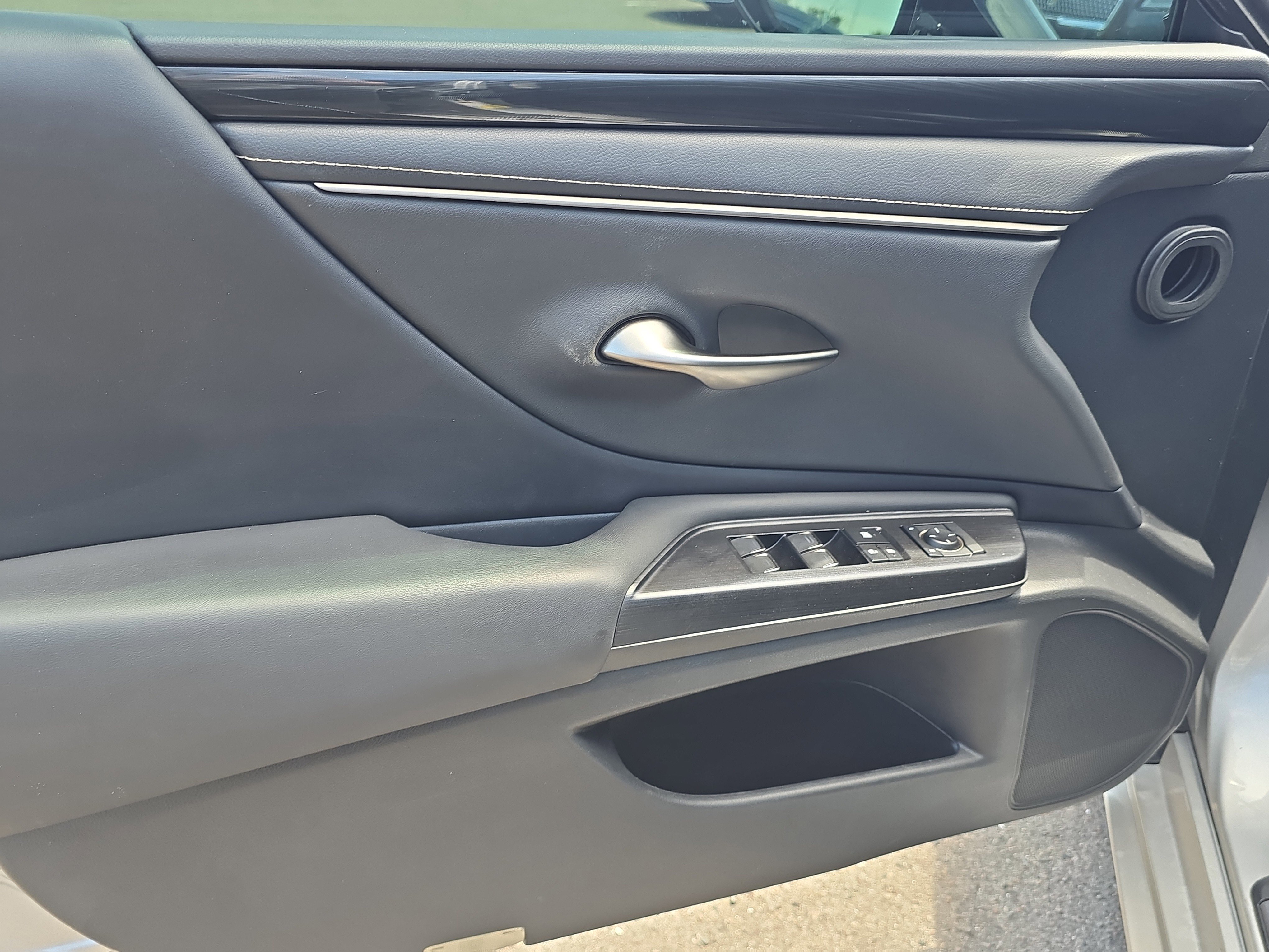 Used 2021 Lexus ES 350 w/ Accessory Package 2 FWD image 17