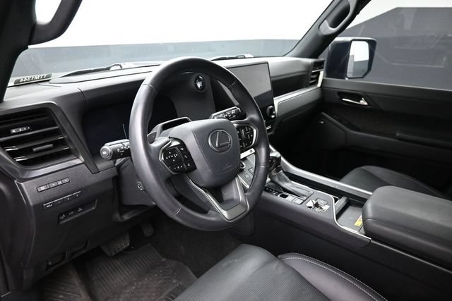 Used 2024 Lexus GX 550 w/ Accessory Package (Z1) AWD/4WD image 18