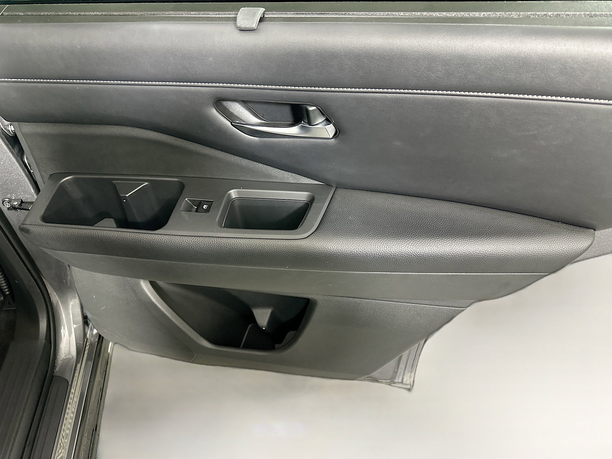 Used 2023 Nissan Pathfinder SL image 30