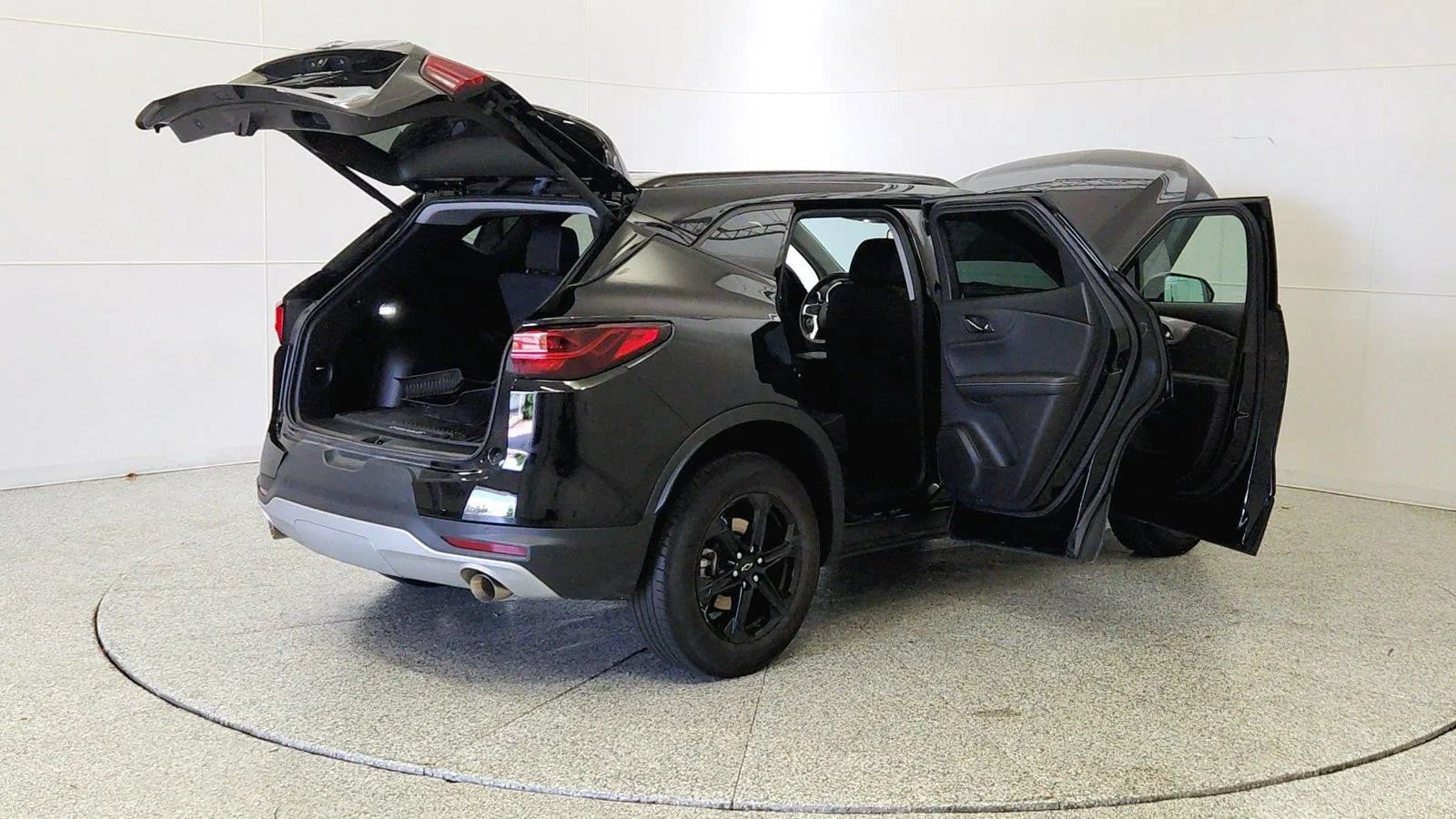 Used 2024 Chevrolet Blazer LT w/ Convenience Package FWD image 12