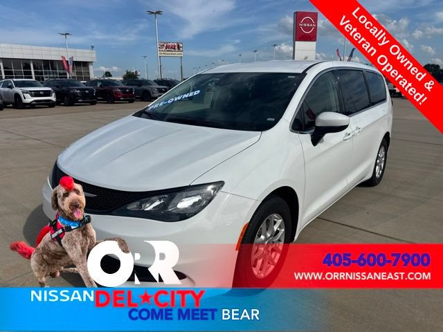 Used 2023 Chrysler Voyager LX FWD image 1