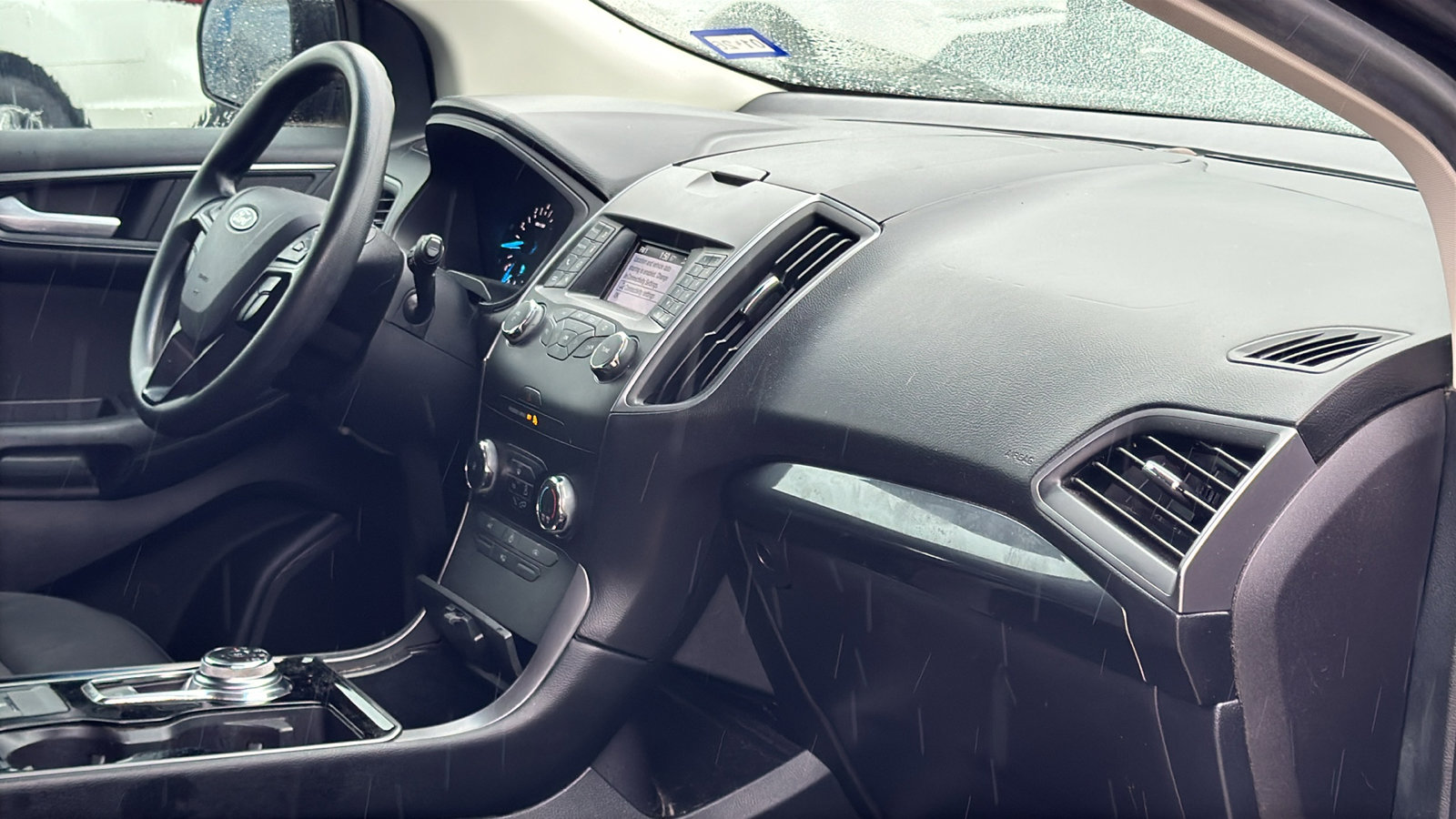 Used 2019 Ford Edge SE image 28