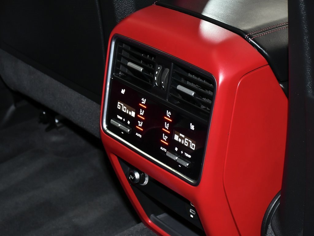 Used 2021 Porsche Cayenne Turbo w/ Assistance Package image 51